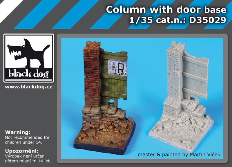 D35029 1/35 Column with door base