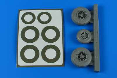 [사전 예약] 4858 1/48 B-26K Invader wheels & paint masks - early ICM Aires