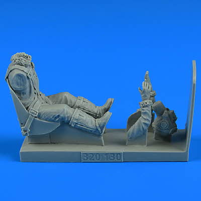 320130 1/32 USAAF WWII Pilot with seat for P-47 Thunderbolt for all models Aerobonus