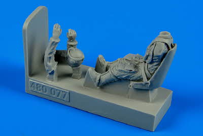 480077 1/48 German WWII Luftwaffe Pilot with seat for Bf 109E for all models Aerobonus