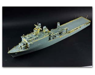 N03-130 1/350 USS Harpers Ferry (LSD-49) dock landing ship / Complete resin kit