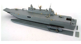 N07-018 1/700 Spanish Navy\'s LHD Juan Carlos I / Complete resin kit