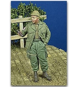 [사전 예약-4월 출시 예정] 35218 1/35 US Paratrooper giving chocolate bar 1944-45