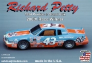 19841 1/24 Richard Petty #43 1984 Pontiac Grand Prix 200th Winner Race Car