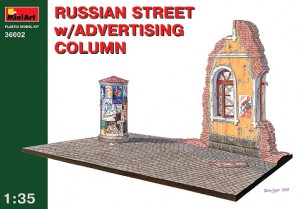 BE36002 1/35 Russian street w/advertising column