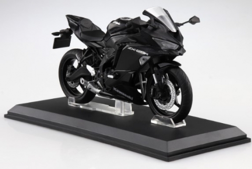 [사전 예약] 10971 1/12 Kawasaki Ninja ZX-25R Metallic Spark Black Diecast Completed model