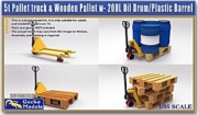 [사전 예약] 35GM0034 1/35 Pallet Truck with Wooden Pallets and 200 Ltr Oil Drums