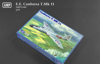 AMP72-004 1/72 E.E. Canberra T.Mk 11 (1/72) 280