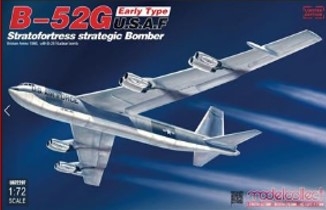 [사전 예약] UA72207 1/72 B-52G early type U.S.A.F stratofortress strategic bomber Broken Arrow 1966, with B-28 Nuclear bomb